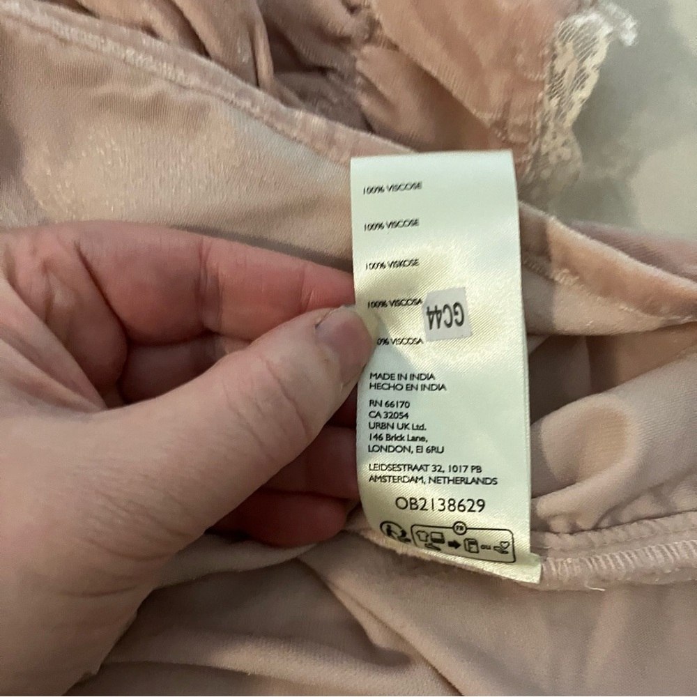 Free People new w/ tags let’s voyage, blush, pink velvet, lace floral blouse M - Picture 9 of 16